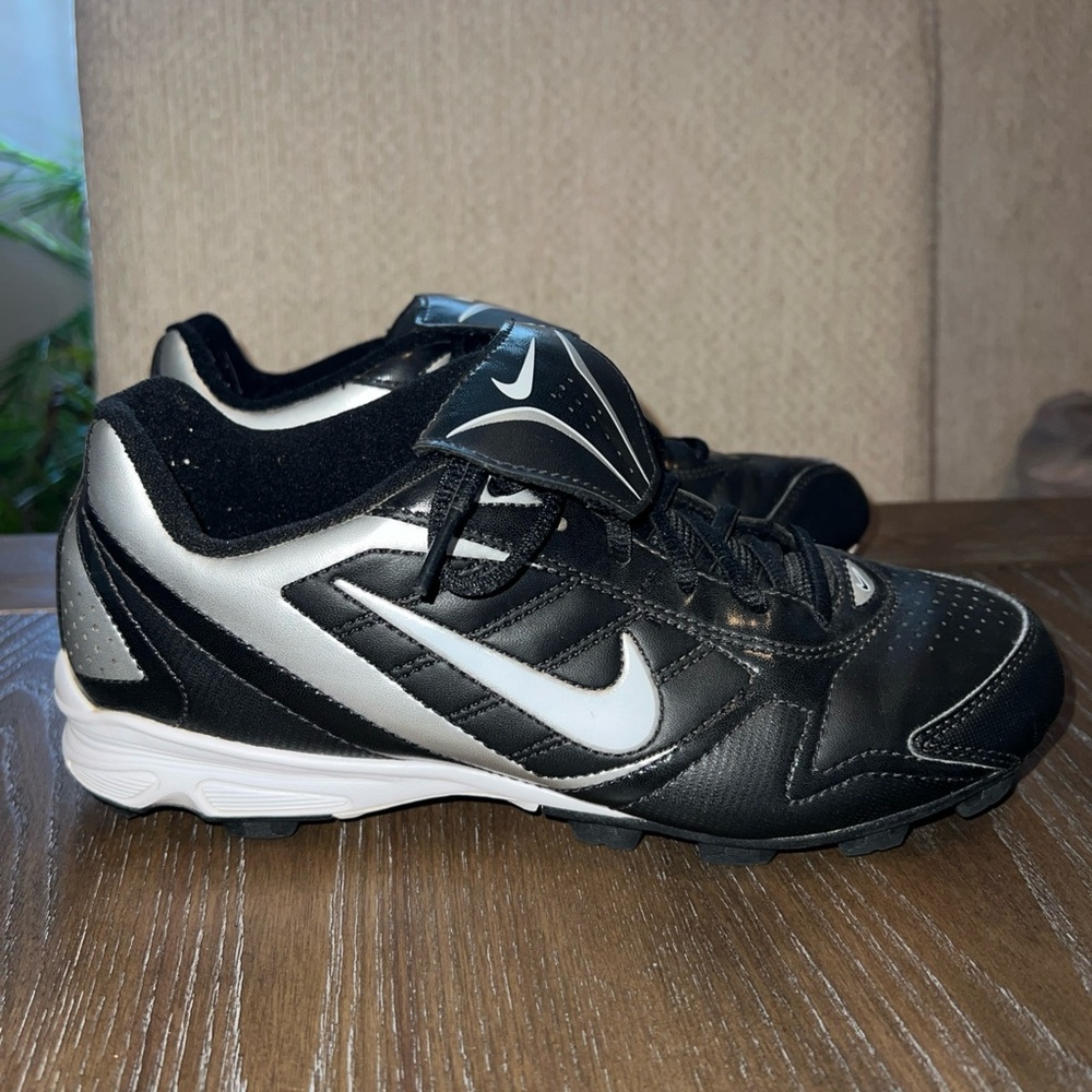 Nike Youth Power Chanel CLEATS  Black and Silver Athletic Shoes  youth 5